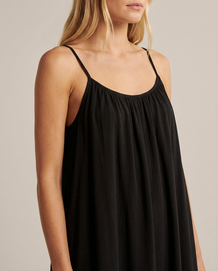 Mila - Langes Kleid mit freiem Rücken